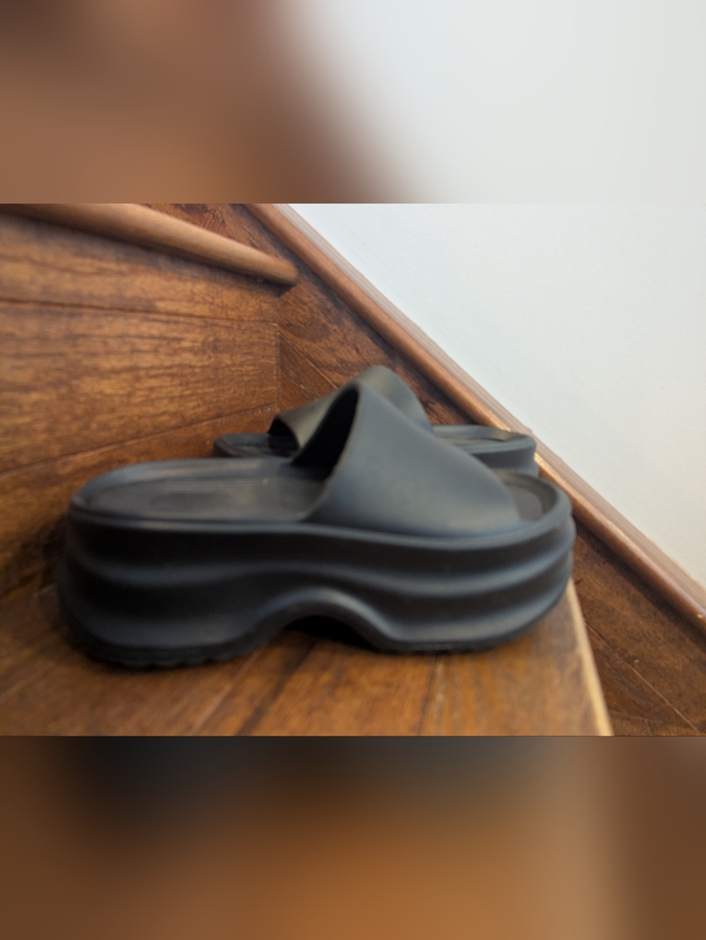 Platform slides With a chunky '90s sole Lightweight Comfy Black Shoes Sz 38 (7) - Picture 2 of 14
